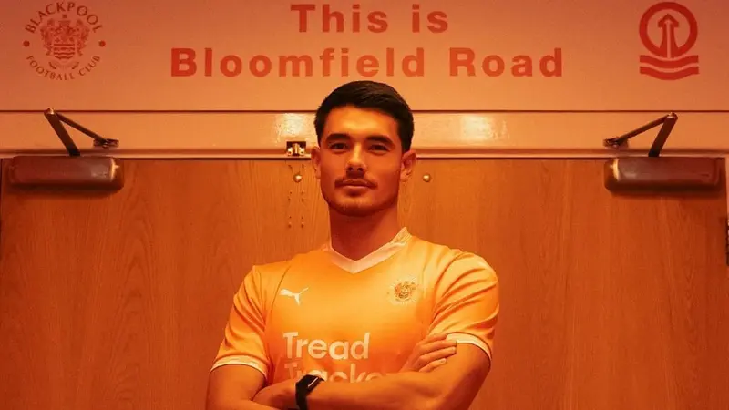 goalmedia - Blackpool Pinjam Elkan Baggott 