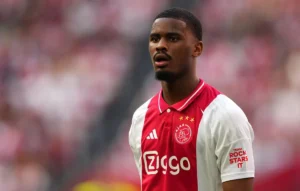 BREAKING: Chelsea Tawar Bek Ajax Jorrel Hato
