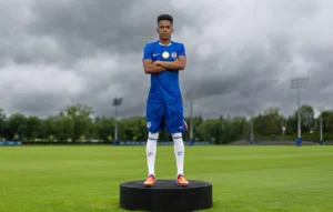 RESMI: Estevao Gabung Chelsea dari Palmeiras