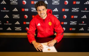 RESMI: Senne Lammens Gabung Manchester United