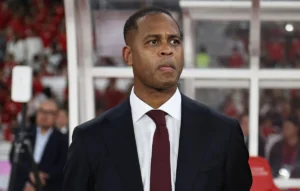 Patrick Kluivert Dipecat Karena Alasan Dinamika, Sama Kayak STY Nih?