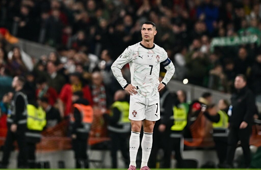 Cristiano Ronaldo Terhindar dari Hukuman Kartu Merah Melawan Irlandia