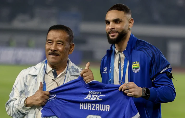Persib Bandung Kontrak Layvin Kurzawa Hingga Akhir Musim