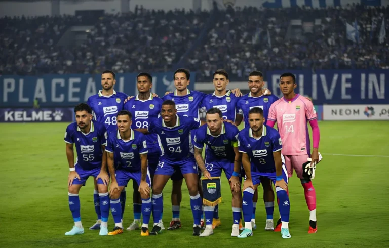 Prediksi Persib vs Malut United 6 Februari 2026