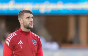 RESMI: Maarten Paes Resmi Gabung Ajax Amsterdam