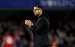 RESMI: Chelsea Pecat Liam Rosenior Usai Rentetan Hasil Buruk