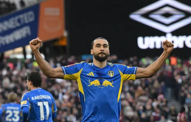 Prediksi Manchester United vs Leeds 14 April 2026