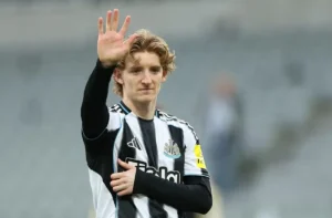 Barcelona Sepakati Harga 70 Juta Euro untuk Datangkan Anthony Gordon