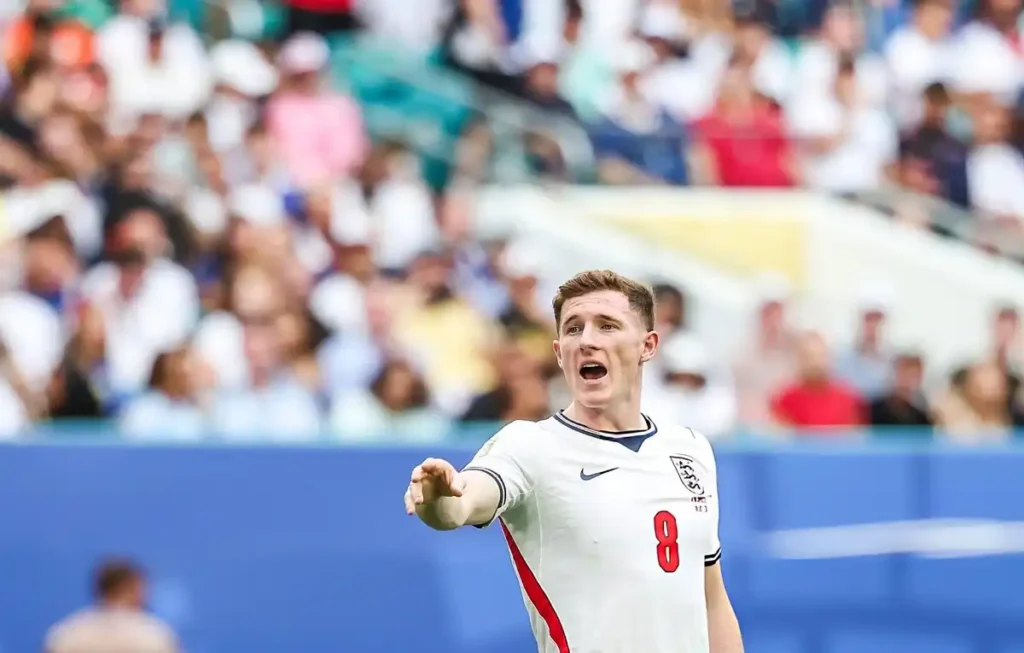 RESMI: Elliot Anderson Gabung Manchester City