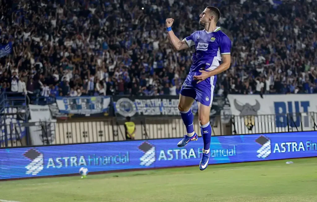 Prediksi Persib Bandung vs Bali United 18 Agustus 2026
